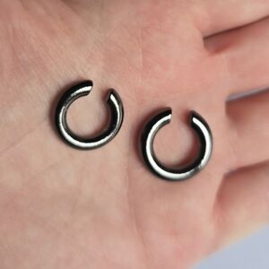 👂🏻 Dark Helix Hoop Ear Cuffs
